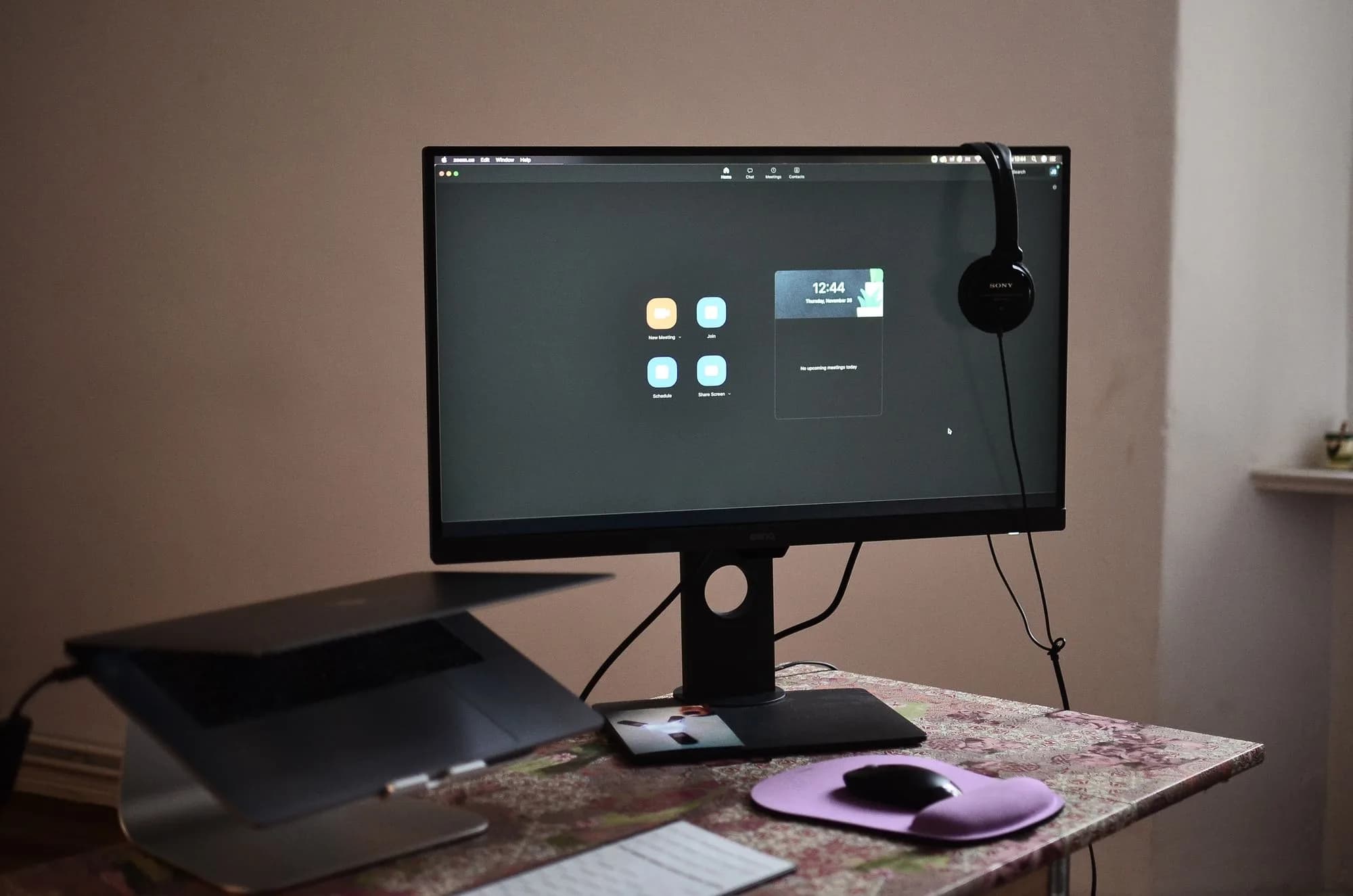 A connected workplace with computers and communication tools